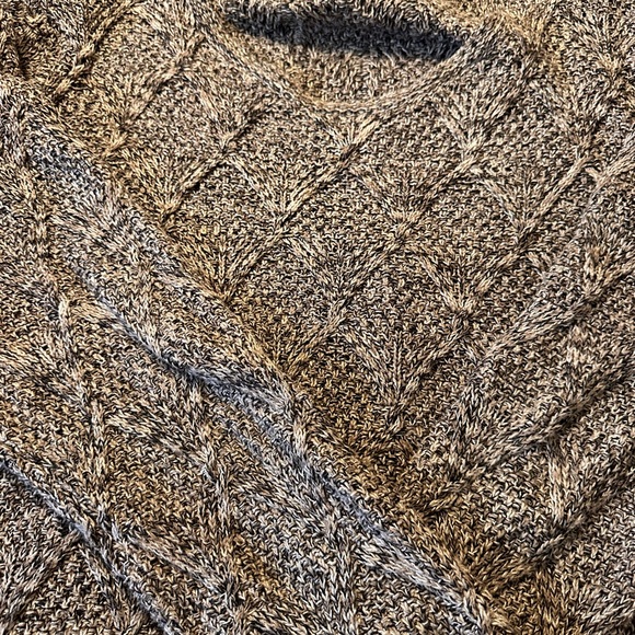 Eight Eight Eight Cable knit Gray Sweater size xl - Picture 3 of 3